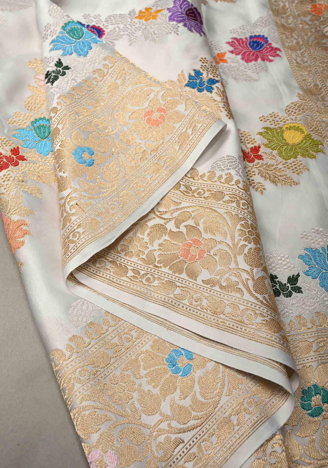 White Kadhuwa Jungla Meenakari on Pure Banarasi Mashru Silk Saree with Leheria Design and Zari Border | SILK MARK CERTIFIED | SHOBITAM