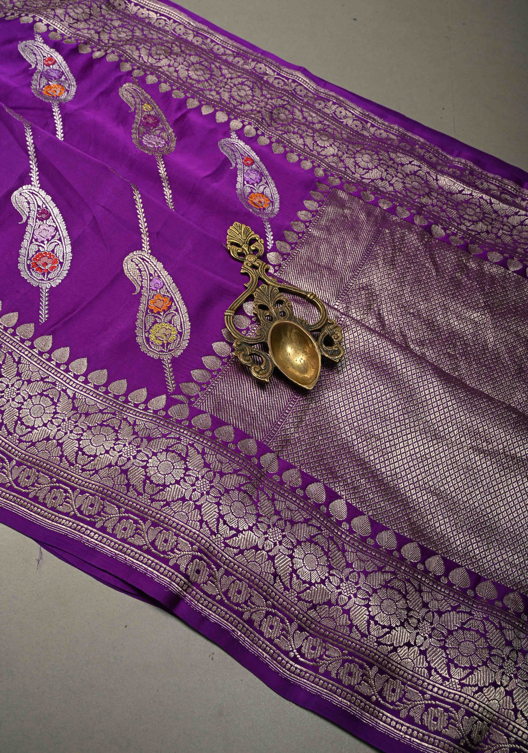 Purple Kadhuwa Weave Meenakari Jungla on Pure Banarasi Mashru Silk Saree with Pasisley Buttas and Zari Border | SILK MARK CERTIFIED | SHOBITAM