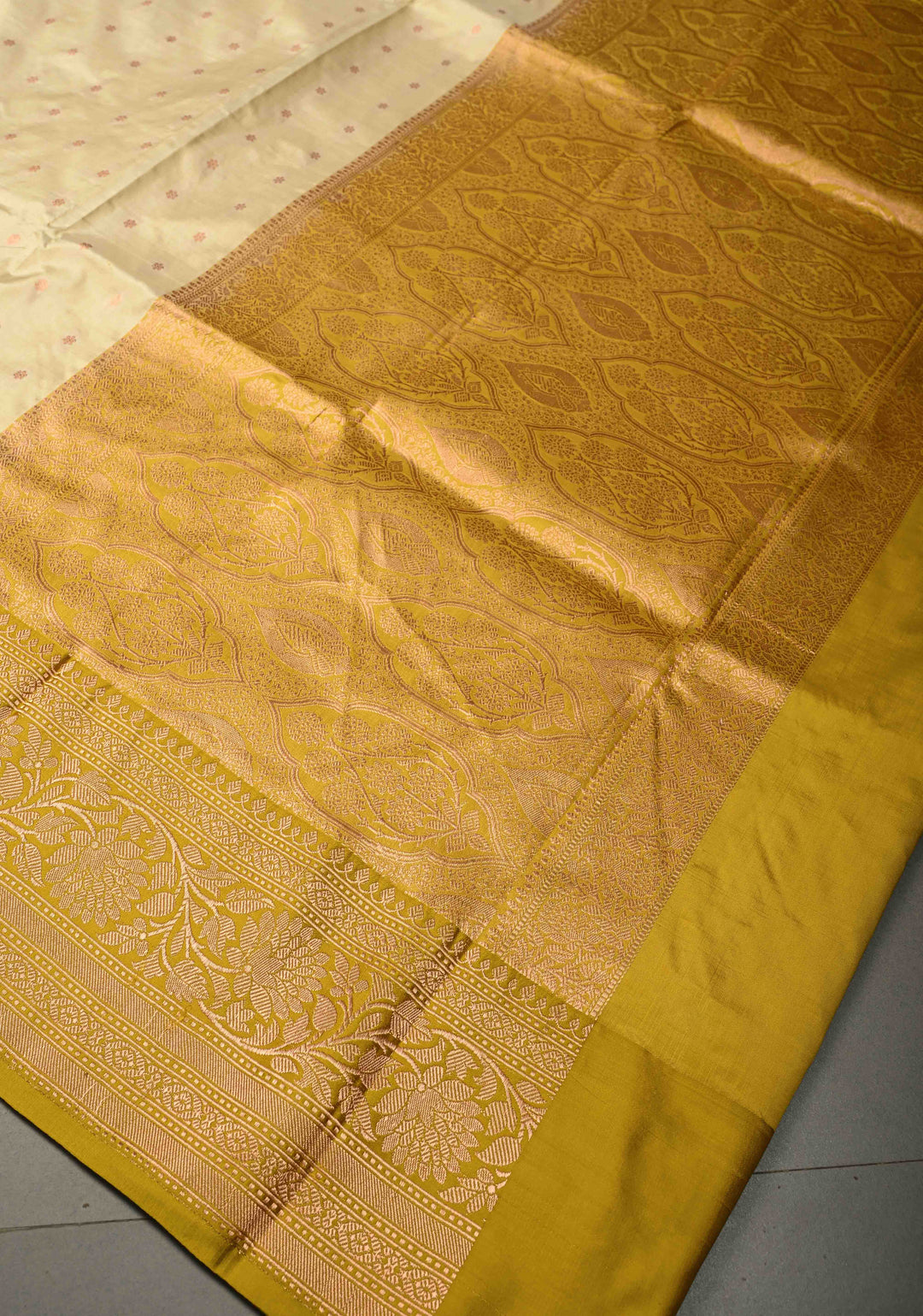 Cream Banarasi Katan Silk Saree with Chunri Zari Buttis and Contrast Zari Border | SILK MARK CERTIFIED | SHOBITAM