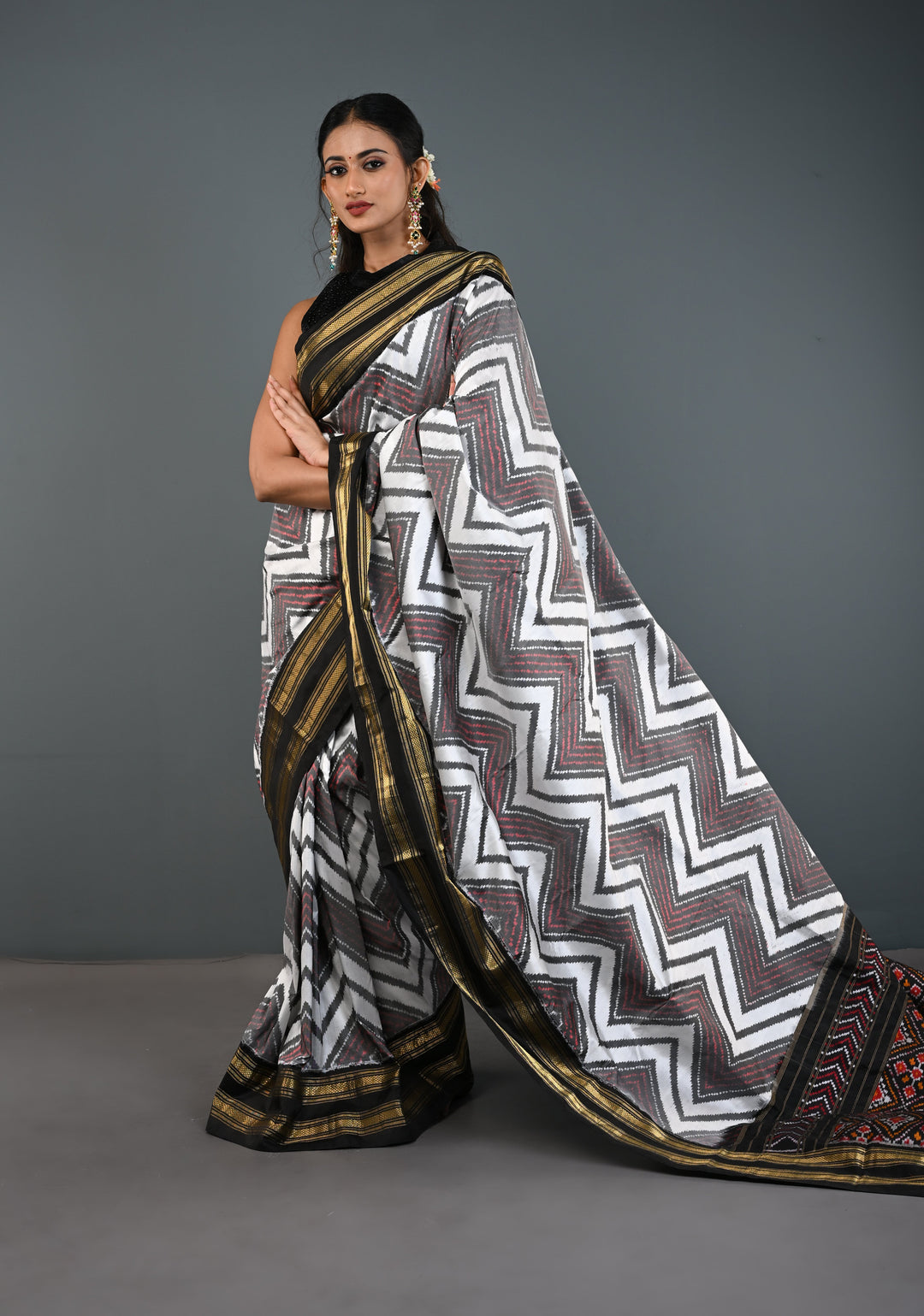 White-Gray Pochampally Ikkat Pure Silk Saree with Chevron Pattern and Rettaipet Border  | SILK MARK CERTIFIED
