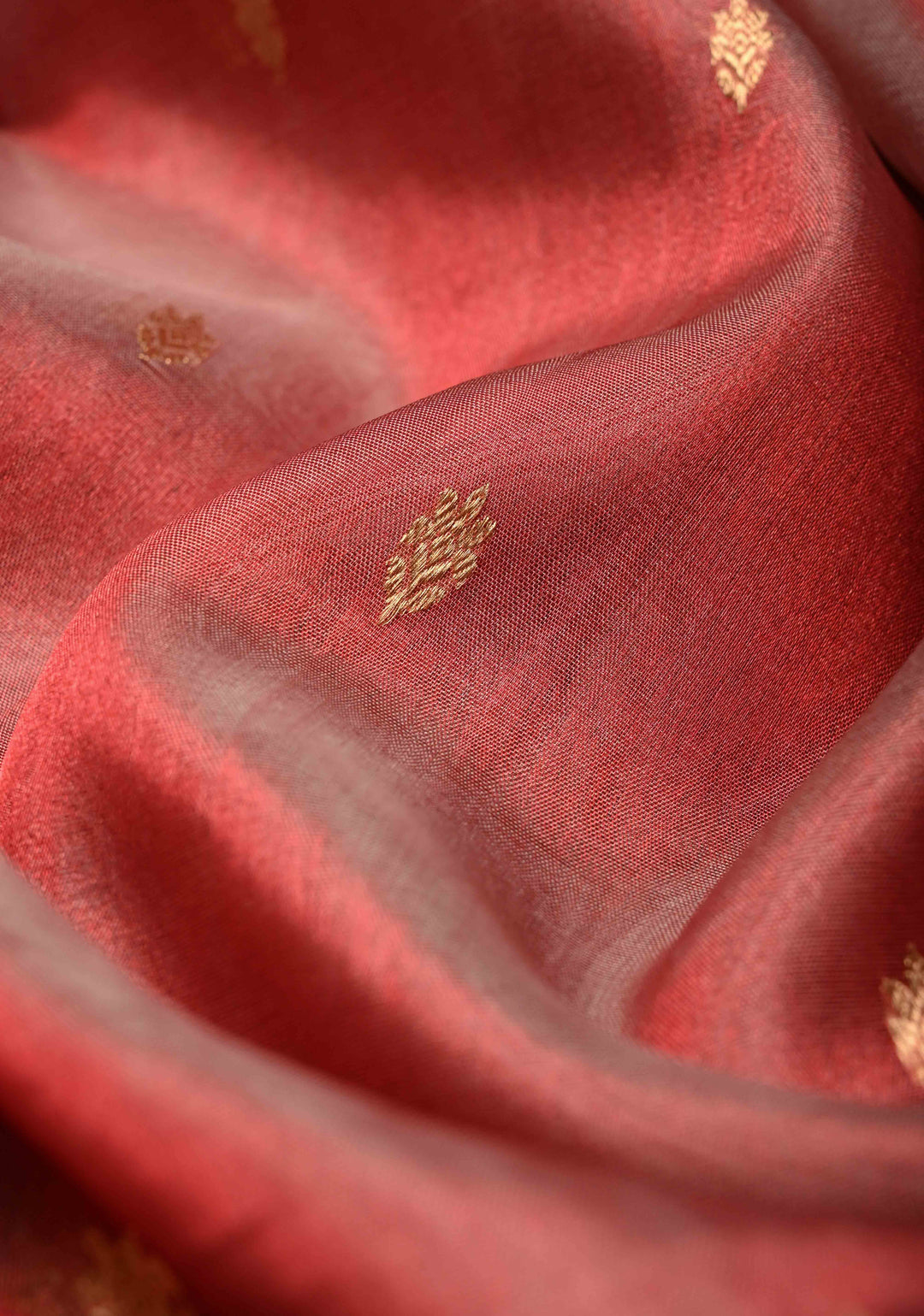 Coral Pink Pure Banarasi Organza Silk Handloom Saree with Floral Zari Buttas and Zari Border | SILK MARK CERTIFIED | SHOBITAM