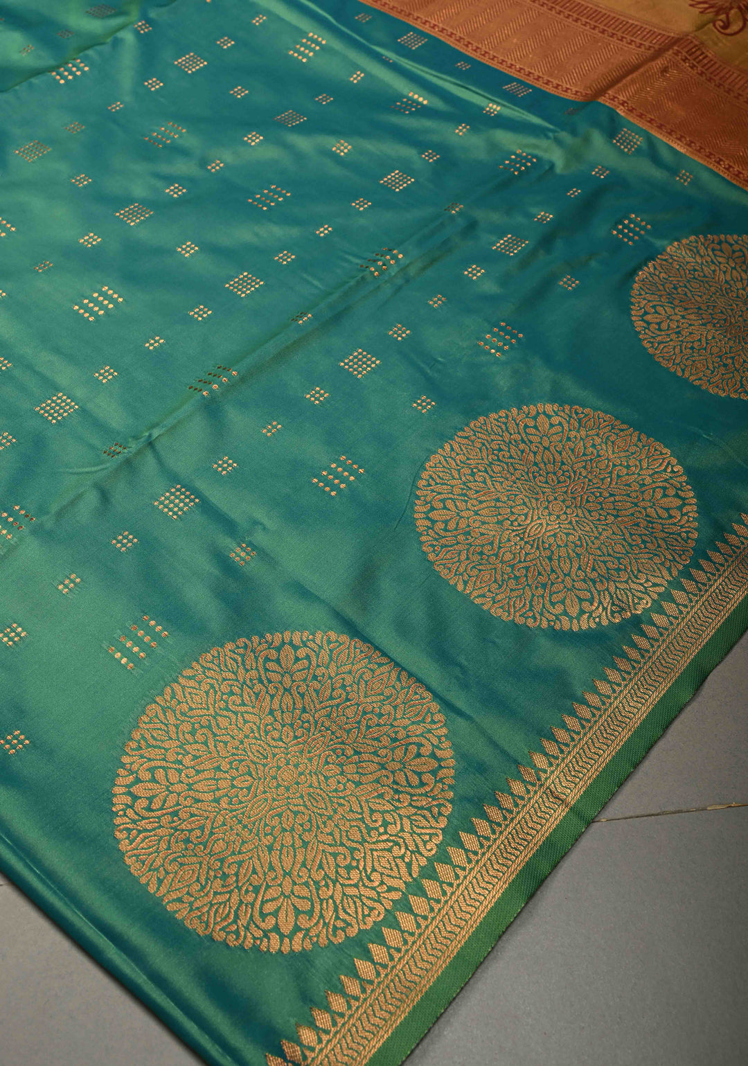 Green Dual tone Kanchi Semi Silk Saree with Zari Buttas and Mandala Motifs on Zari Border | SHOBITAM