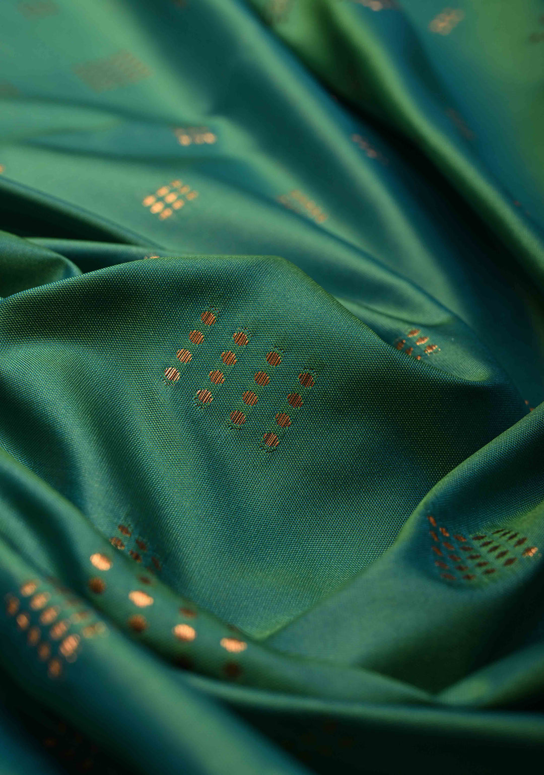 Green Dual tone Kanchi Semi Silk Saree with Zari Buttas and Mandala Motifs on Zari Border | SHOBITAM