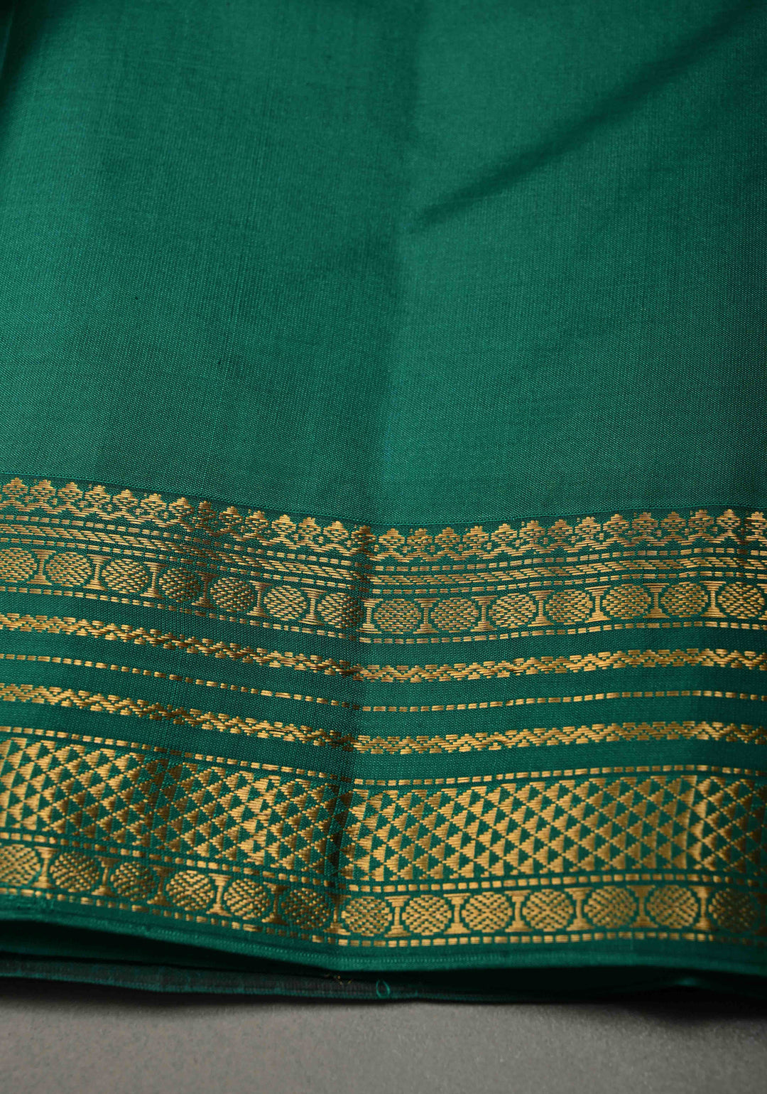 Kanchana Pure Kanjivaram Soft Silk Saree with Zari Buttas and Contrast Korvai Zari Border | SILK MARK CERTIFIED | SHOBITAM