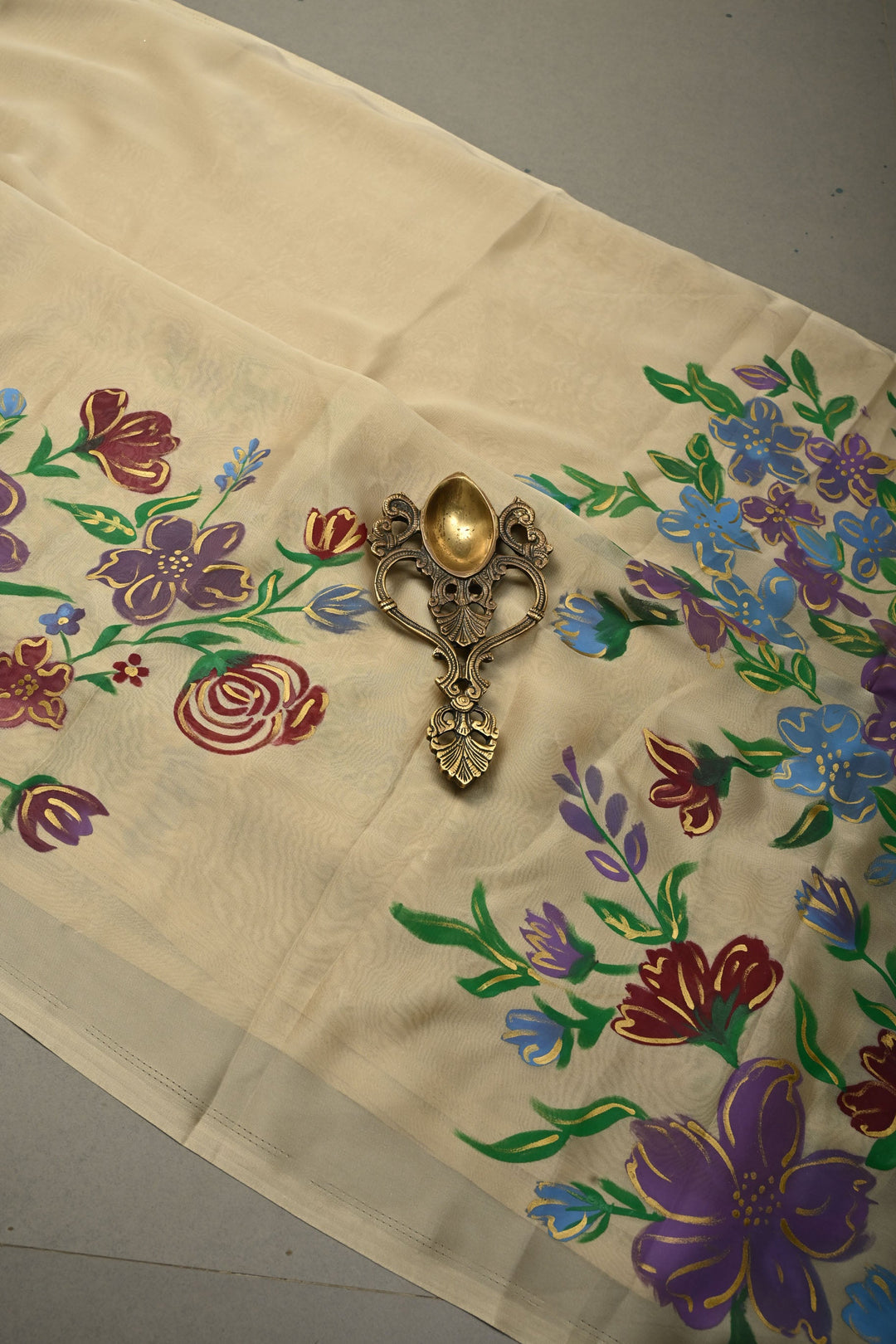 Cream Shimmer Georgette Saree with Floral Blooming  Handpainted on Pallu, No Blouse Piece | SHOBITAM