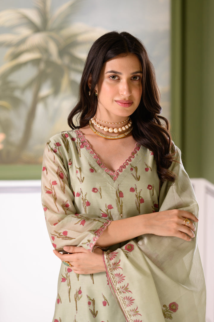Green Daisy Suit Set with thread scallope Work in Neck and Pant-SET OF-3 | SHOBITAM