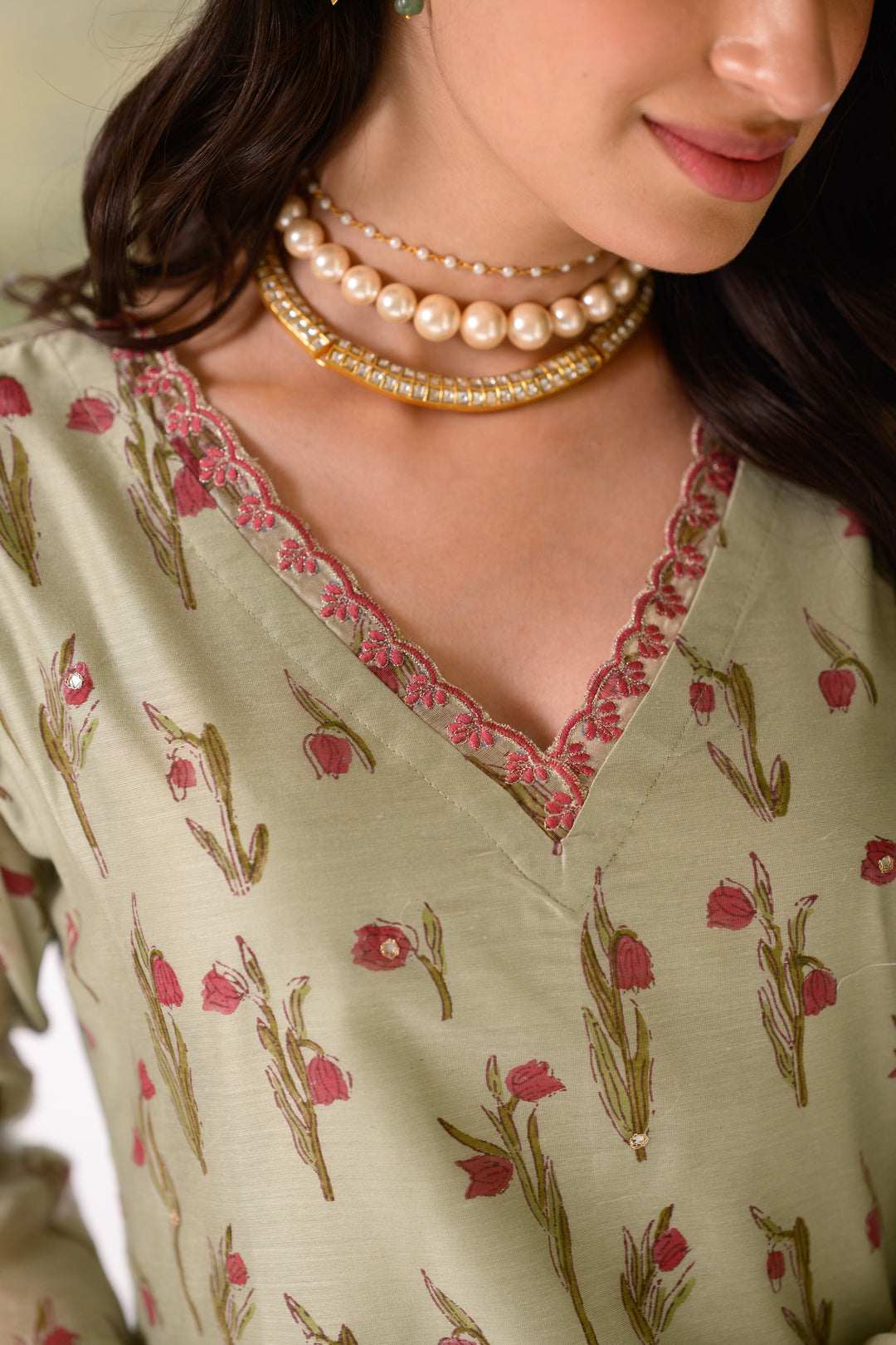 Green Daisy Suit Set with thread scallope Work in Neck and Pant-SET OF-3 | SHOBITAM