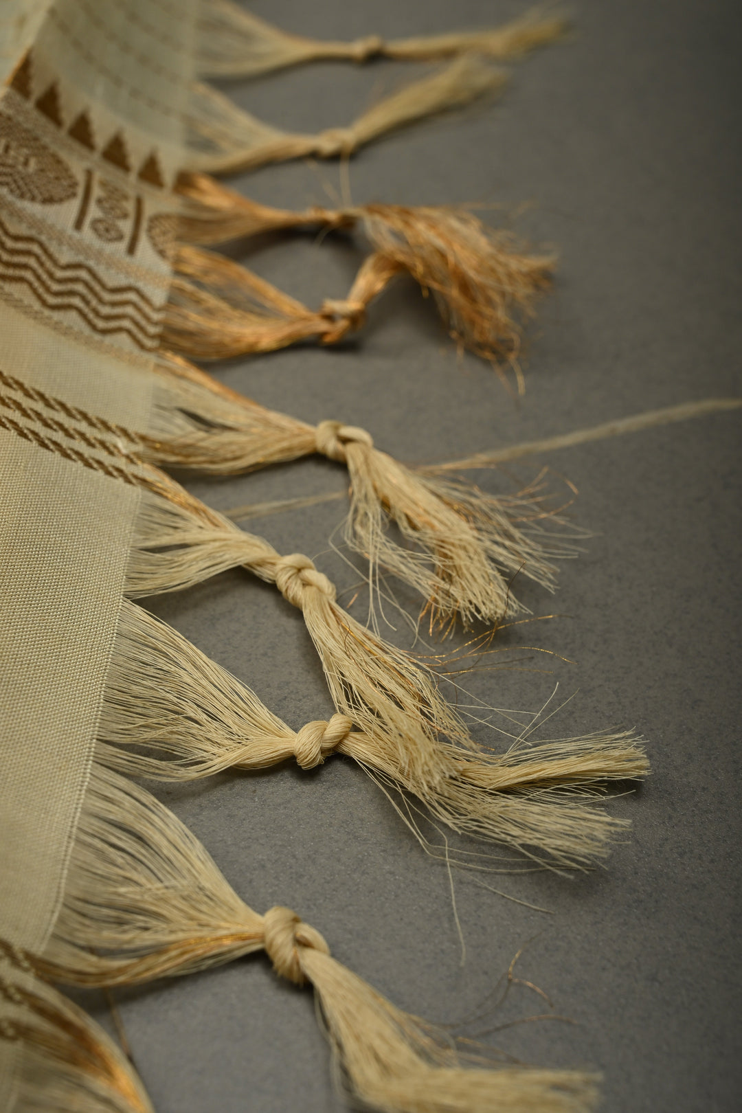 Forest Green Kanchi Silk Cotton Handloom Saree with Zari Checks Pattern and Contrast Zari Border | SHOBITAM