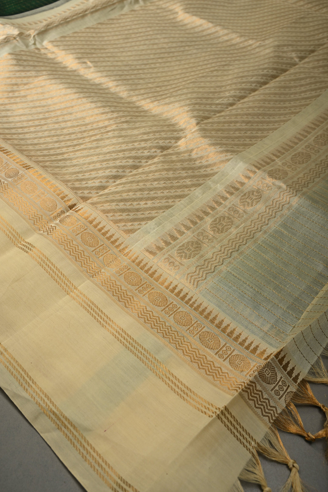 Forest Green Kanchi Silk Cotton Handloom Saree with Zari Checks Pattern and Contrast Zari Border | SHOBITAM