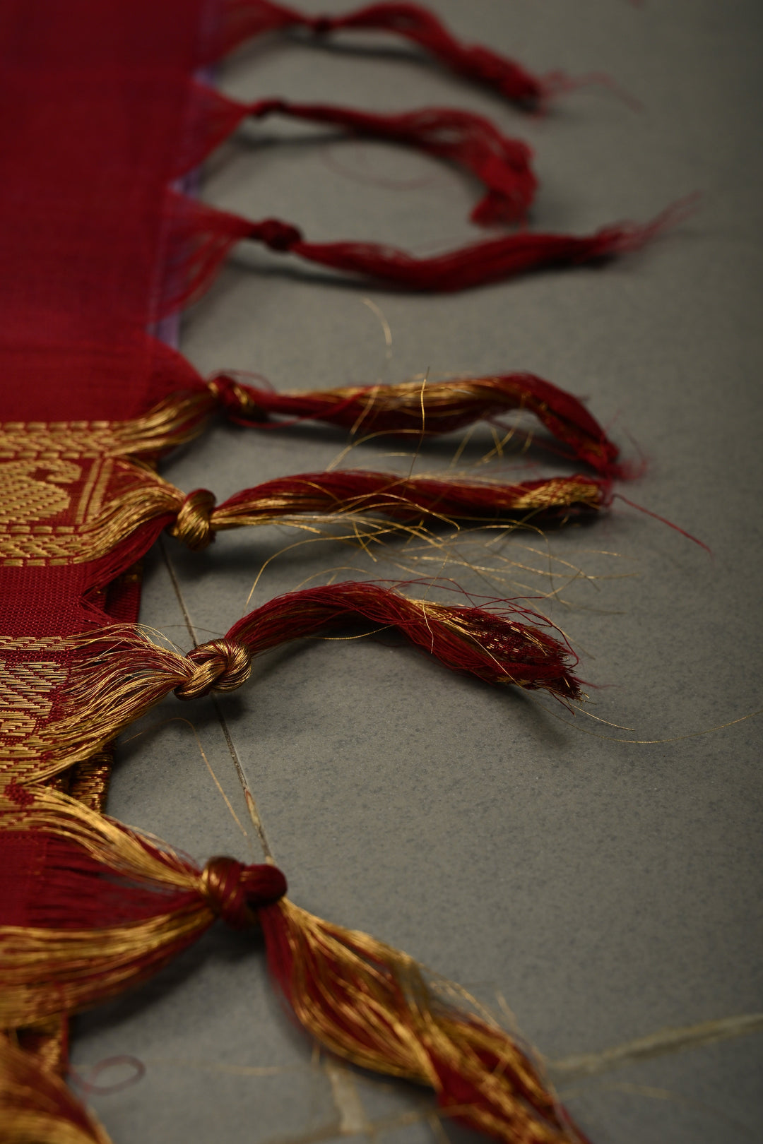 Dusty Amethyst Kanchi Silk Cotton Handloom Saree with Zari Buttas and Maroon Contrast Zari Border