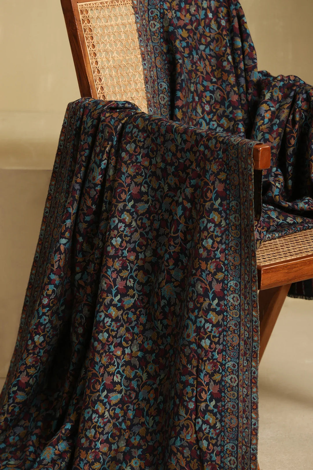 Black Ema Cashmere Fine Wool Full Shawl