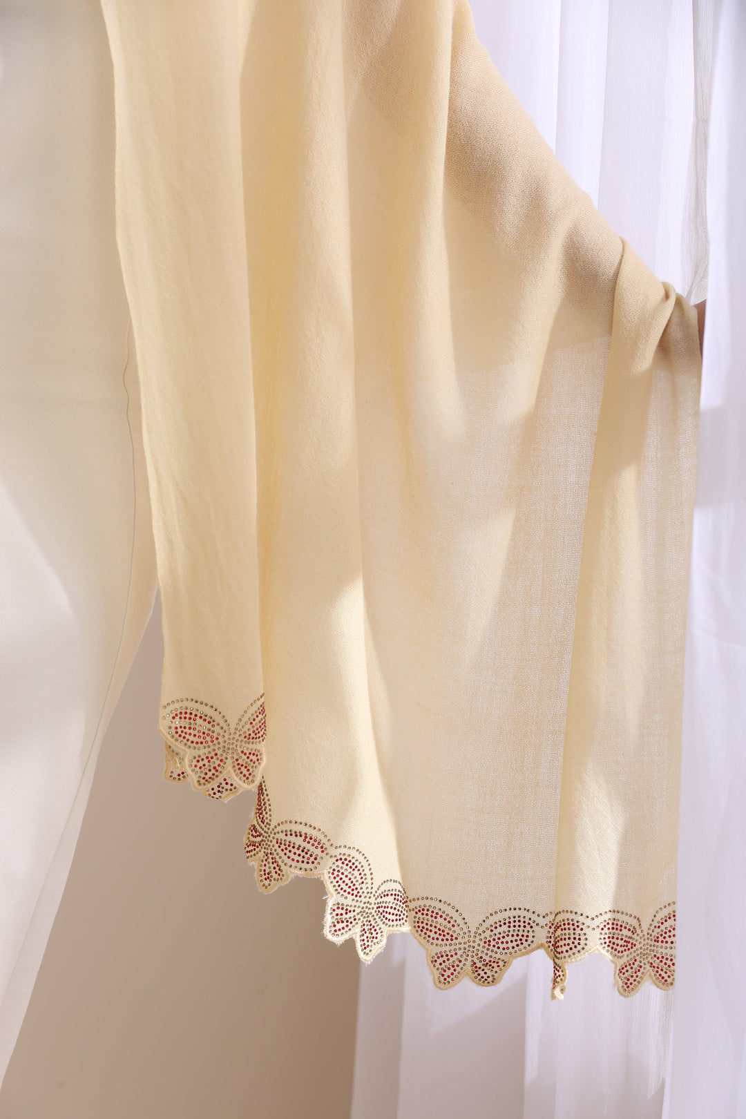 Cream Cashmere Fine Wool Nora Collared Fur with Butterfly Border Stone Work Stole 28x80