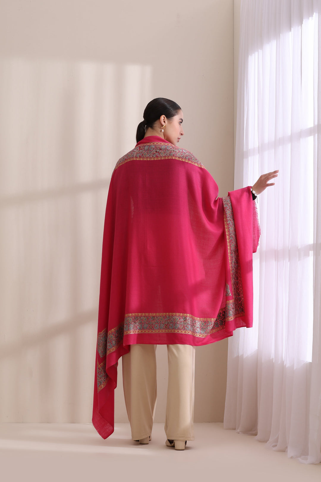 Magenta Cashmere Fine Wool Geetanjali Intricate Embroidered Fine Wool Shawl with Four Side Border 40x80