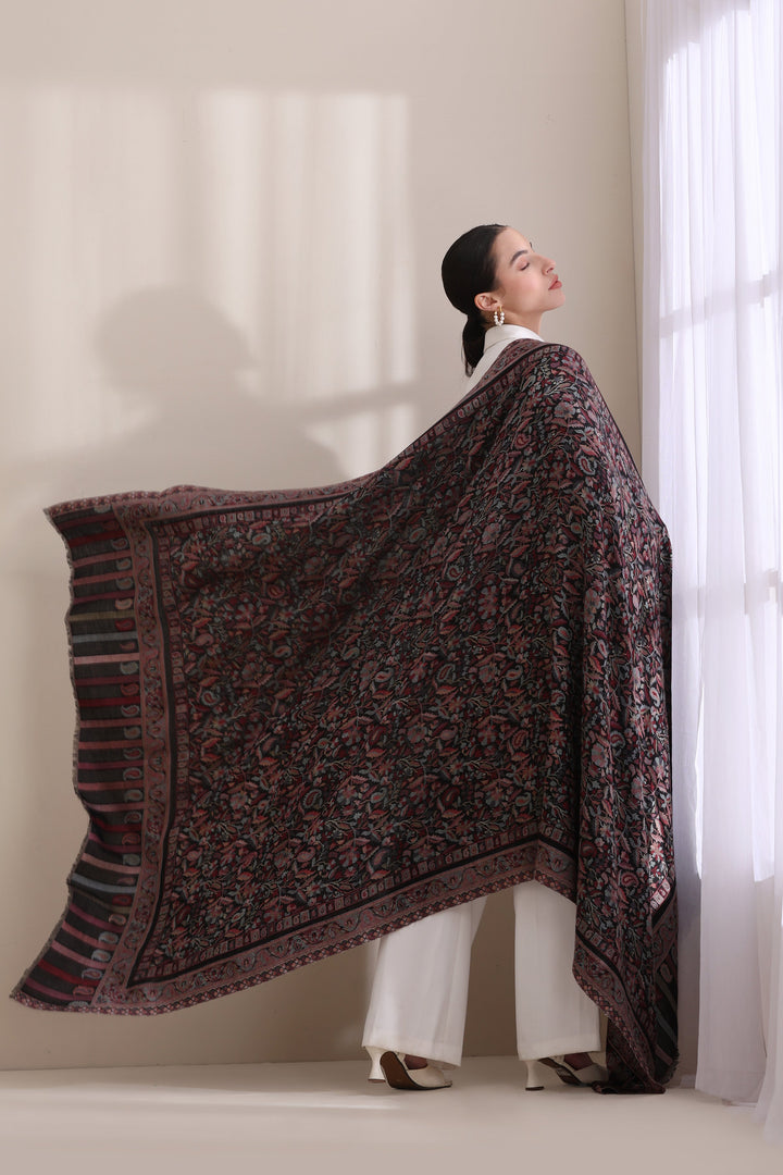 Timeless Black Kani Woven Shawl in Cashmere Fine Wool