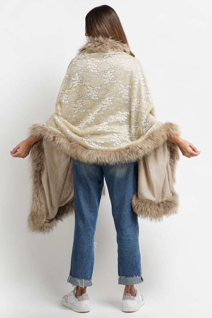 Sukhmani Gambhir In Pashmina Fur Border Stole | SHOBITAM