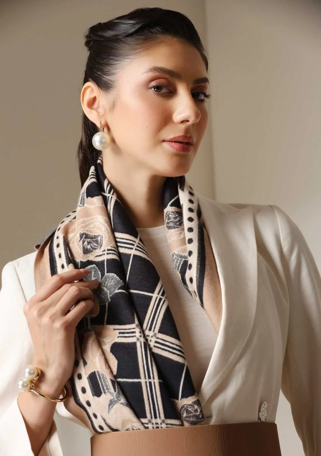 Noir Rose Thick vegan cashmere Stoles | SHOBITAM