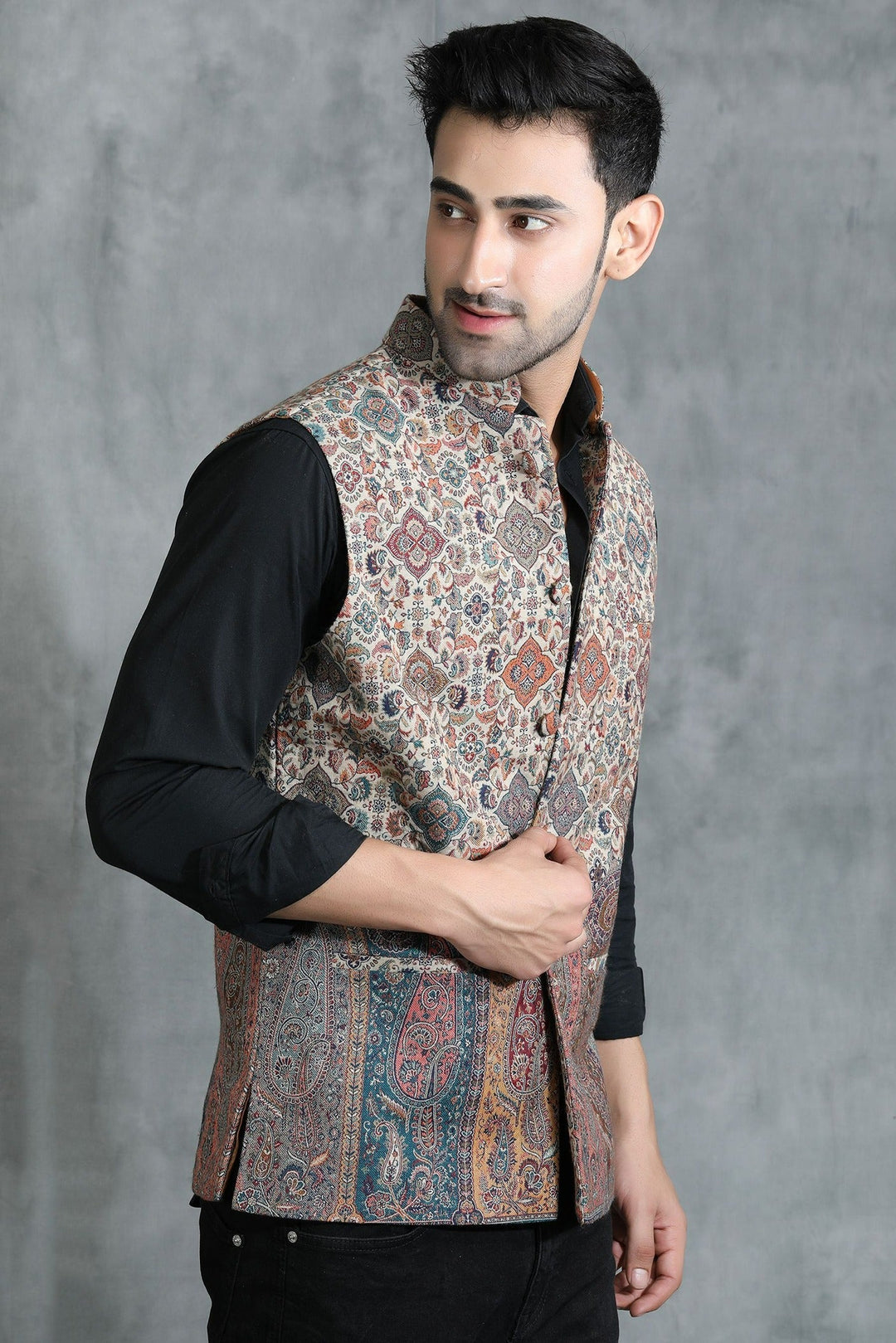 Vintage Kani Mens' Waist Coat/Bandi With Paisley Design | SHOBITAM