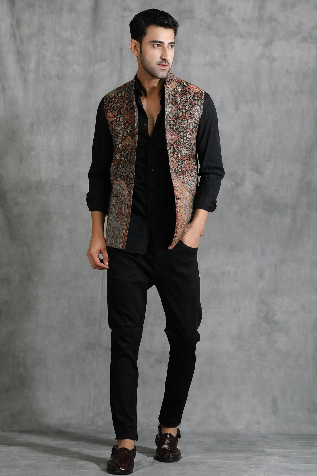 Pashmina Vintage Men's Waist Coat/Bandi With Paisley Design | SHOBITAM