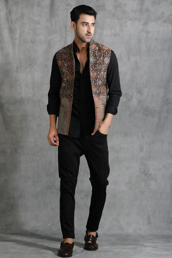 Pashmina Vintage Men's Waist Coat/Bandi With Paisley Design | SHOBITAM