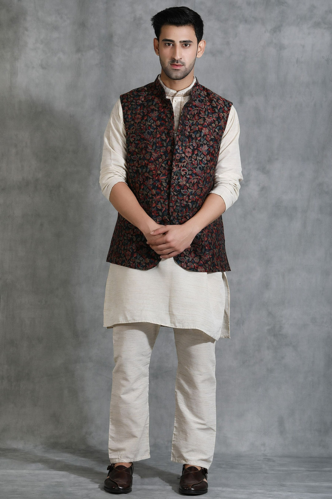 Pashmina Vintage Kani Mens' Waist Coat/Bandi With Paisley Design | SHOBITAM