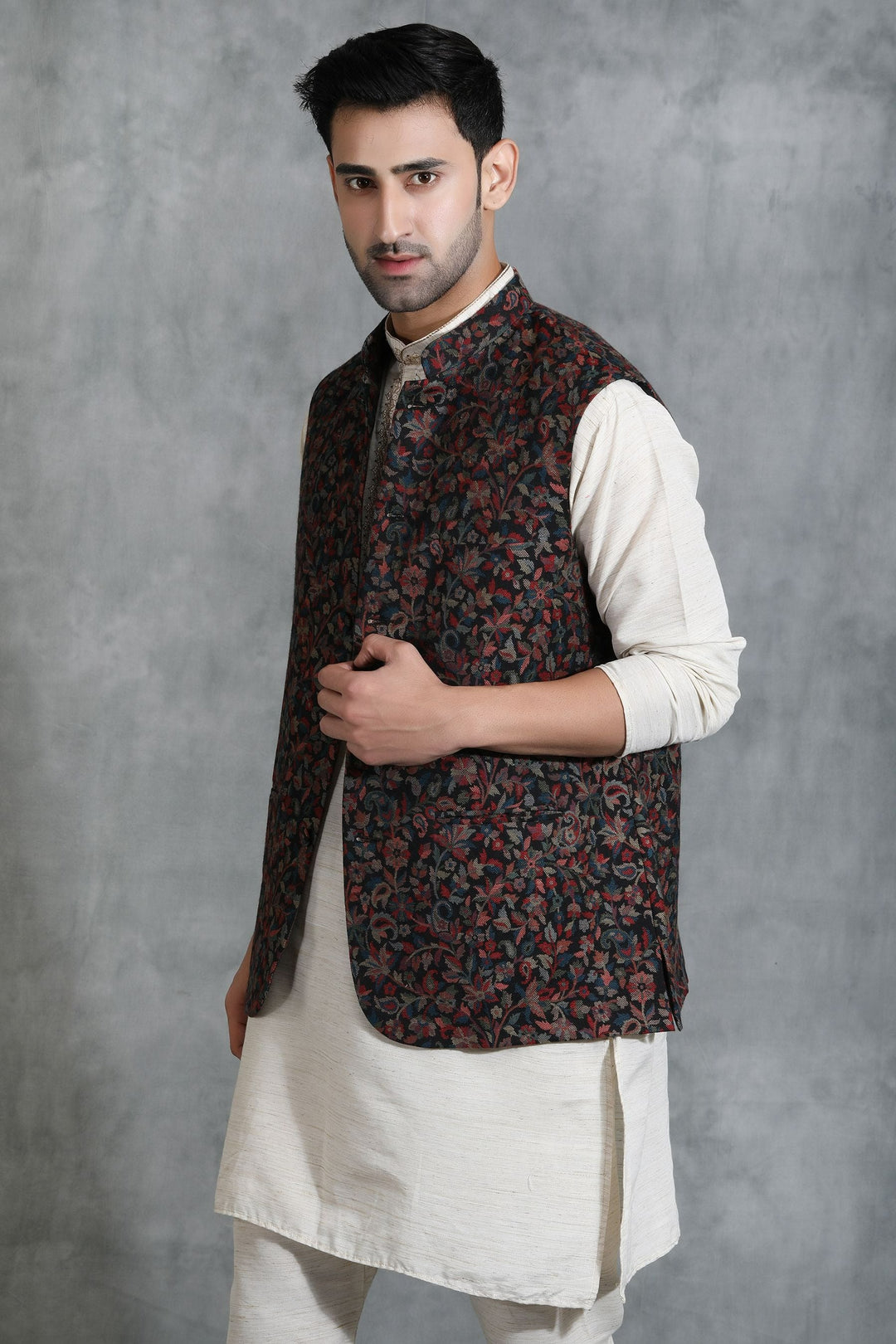 Pashmina Vintage Kani Mens' Waist Coat/Bandi With Paisley Design | SHOBITAM