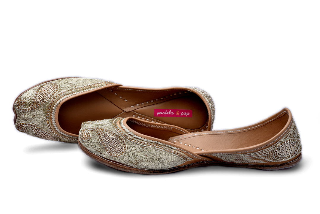 Desire Gold Traditional Paisley Motif Ethnic Mojaris for Women
