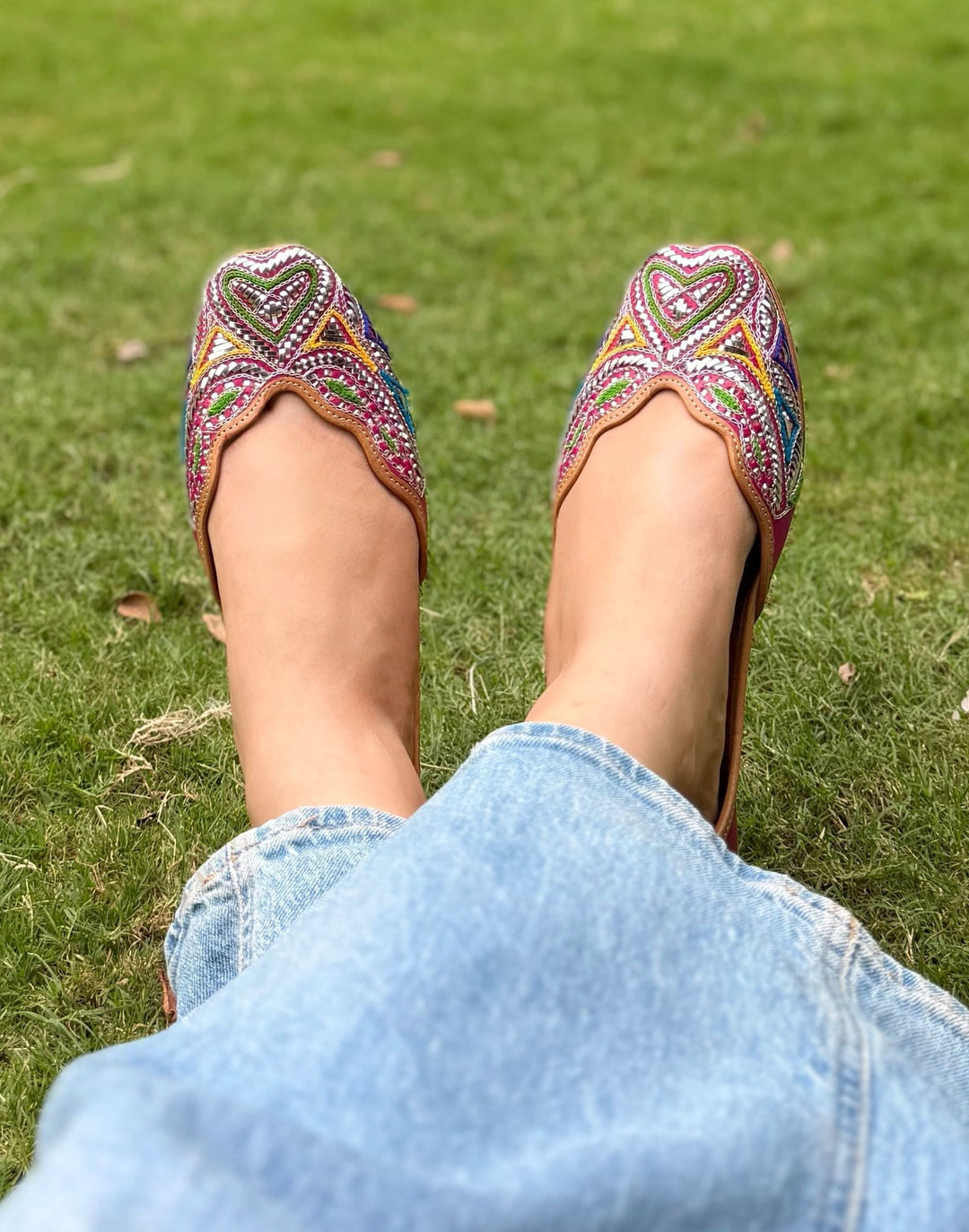 DISCO Multicolor Embroidered Jutties