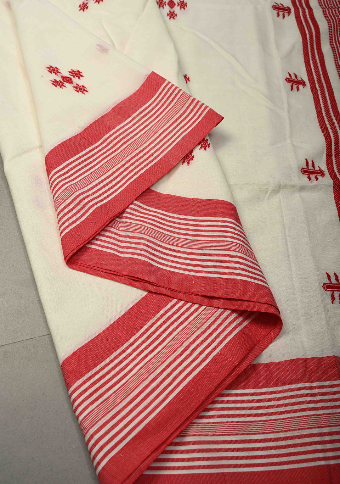 Off White Handloom Bengal Cotton Saree with Resham Buttas and Contrast Borders | SHOBITAM