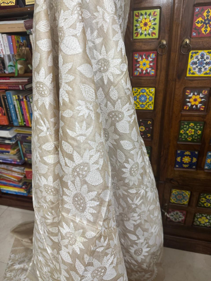 Exquisite White Monocolour Intricate Kantha Hand Embroidery on Pure Natural Gachi Tussar Silk Saree | SILK MARK CERTIFIED | SHOBITAM