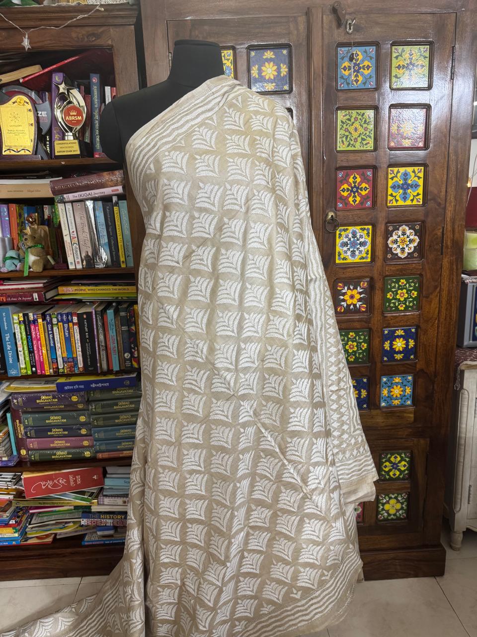 Exquisite White monocolour Intricate Kantha hand embroidery on pure natural Tussar silk saree | SILK MARK CERTIFIED | SHOBITAM
