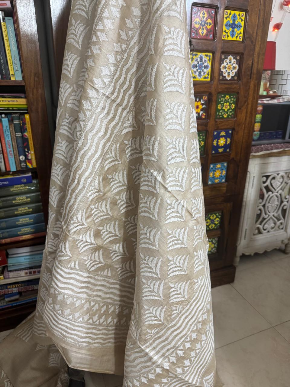 Exquisite White monocolour Intricate Kantha hand embroidery on pure natural Tussar silk saree | SILK MARK CERTIFIED | SHOBITAM