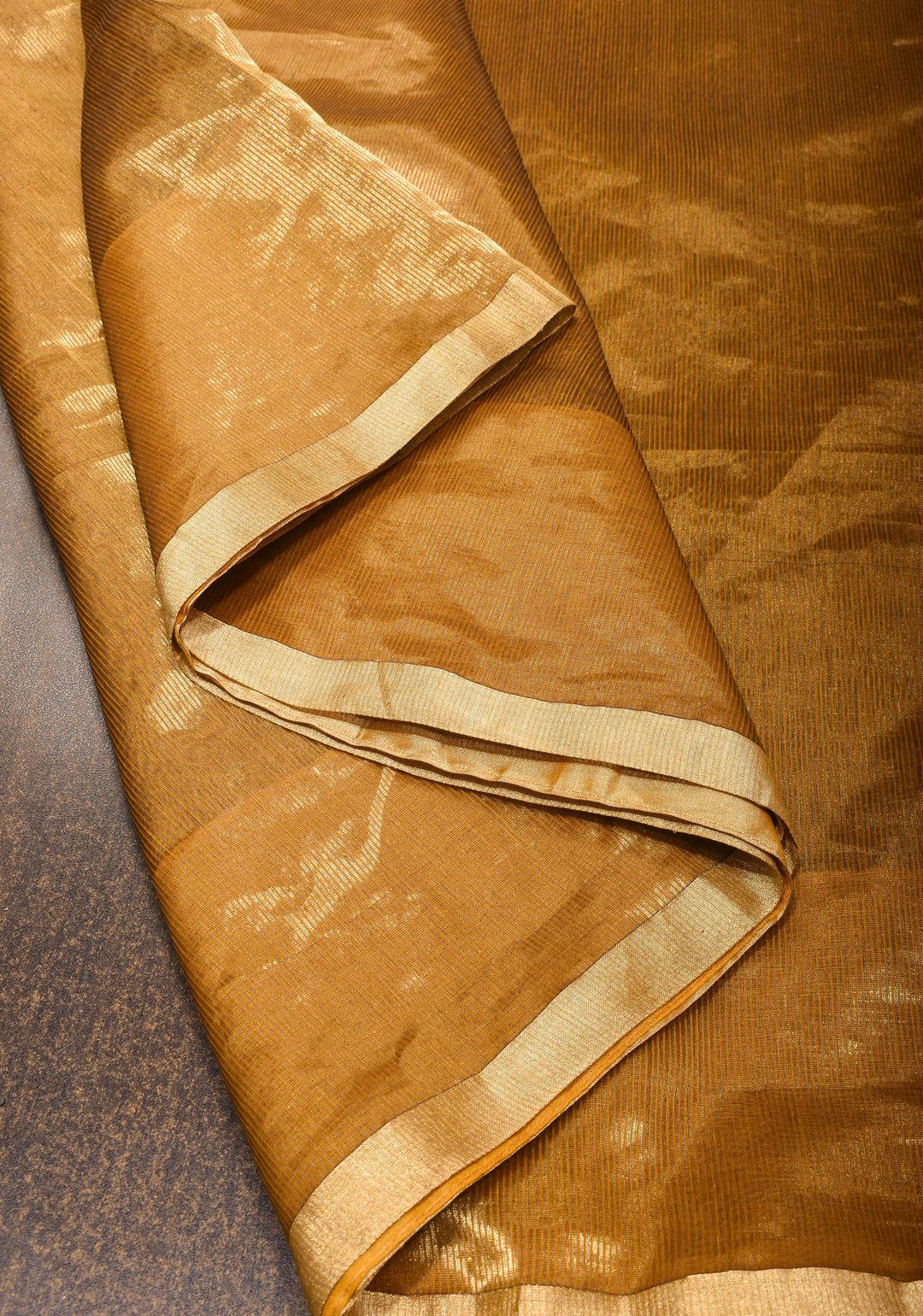 Elegant Half and Half Gold Tissue Maheshwari Silk Cotton Saree