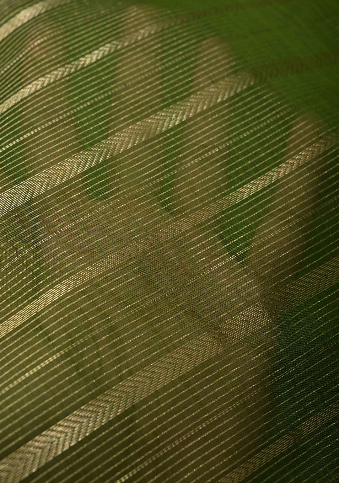 Sap Green Handwoven Maheshwari Silk Cotton Saree with Horizontal Stripes and Tissue Pallu and Blouse Piece