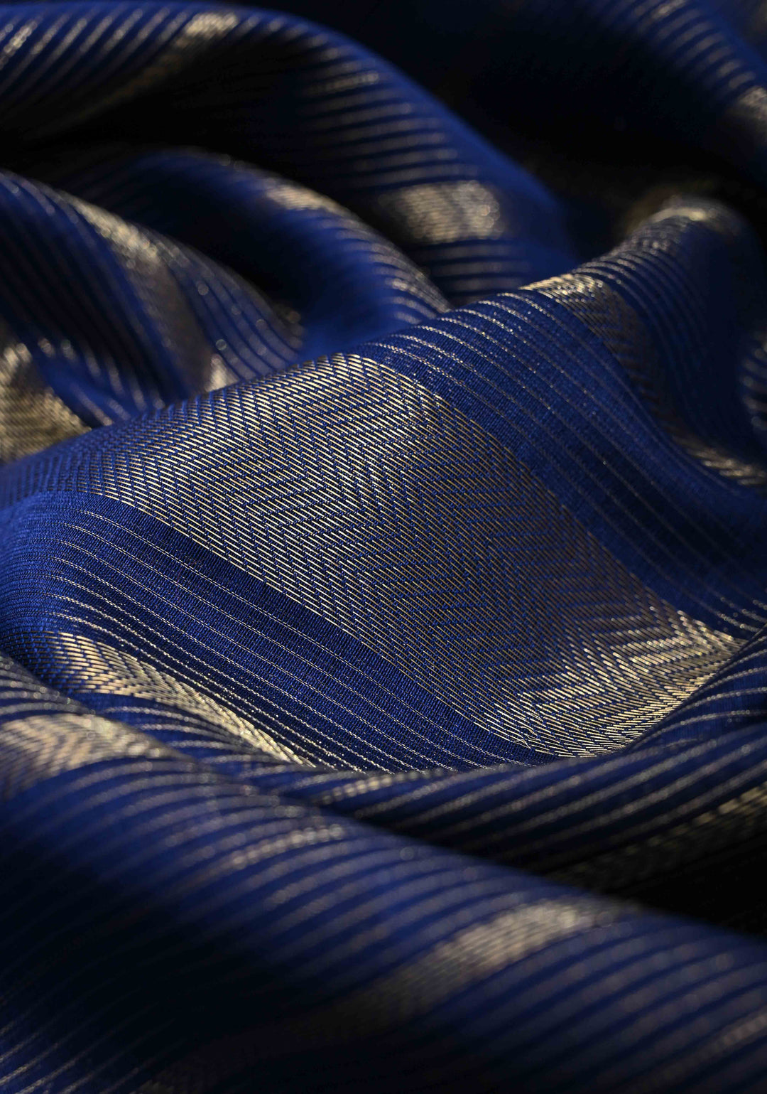 Navy Blue Handwoven Maheshwari Silk Cotton Saree with Horizontal Stripes and Tissue Pallu and Blouse Piece