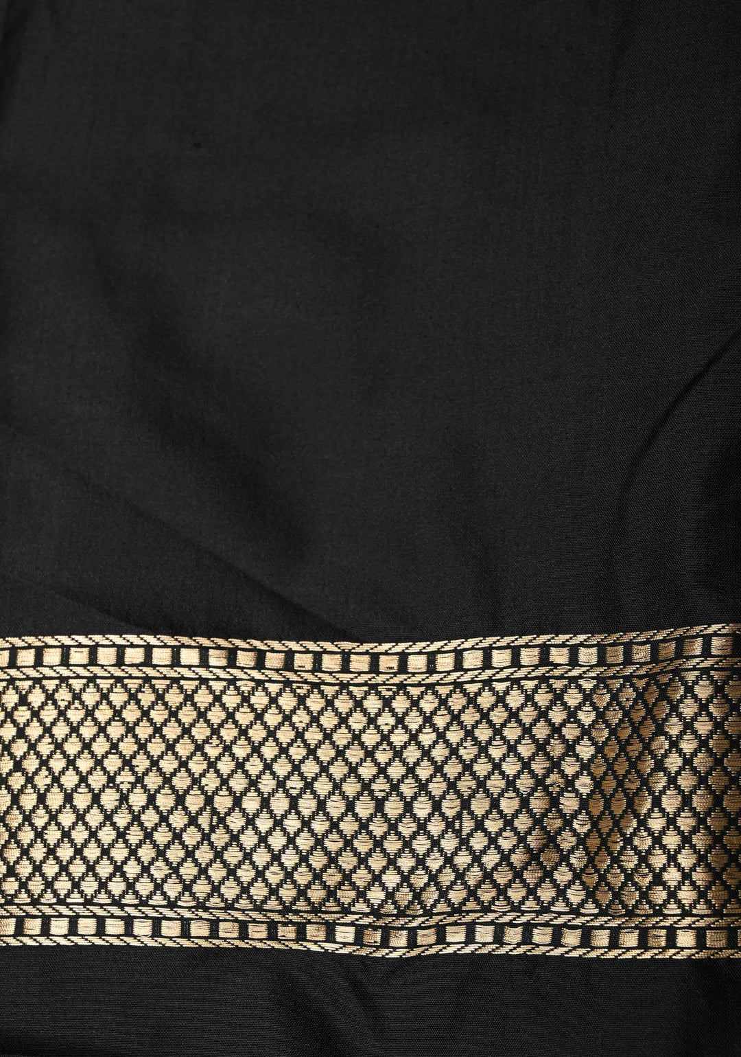 Exquisite Black Banarasi Katan Silk Saree with Floral Buttis and Meenakari Arch Wide Zari Border | SILK MARK CERTIFIED