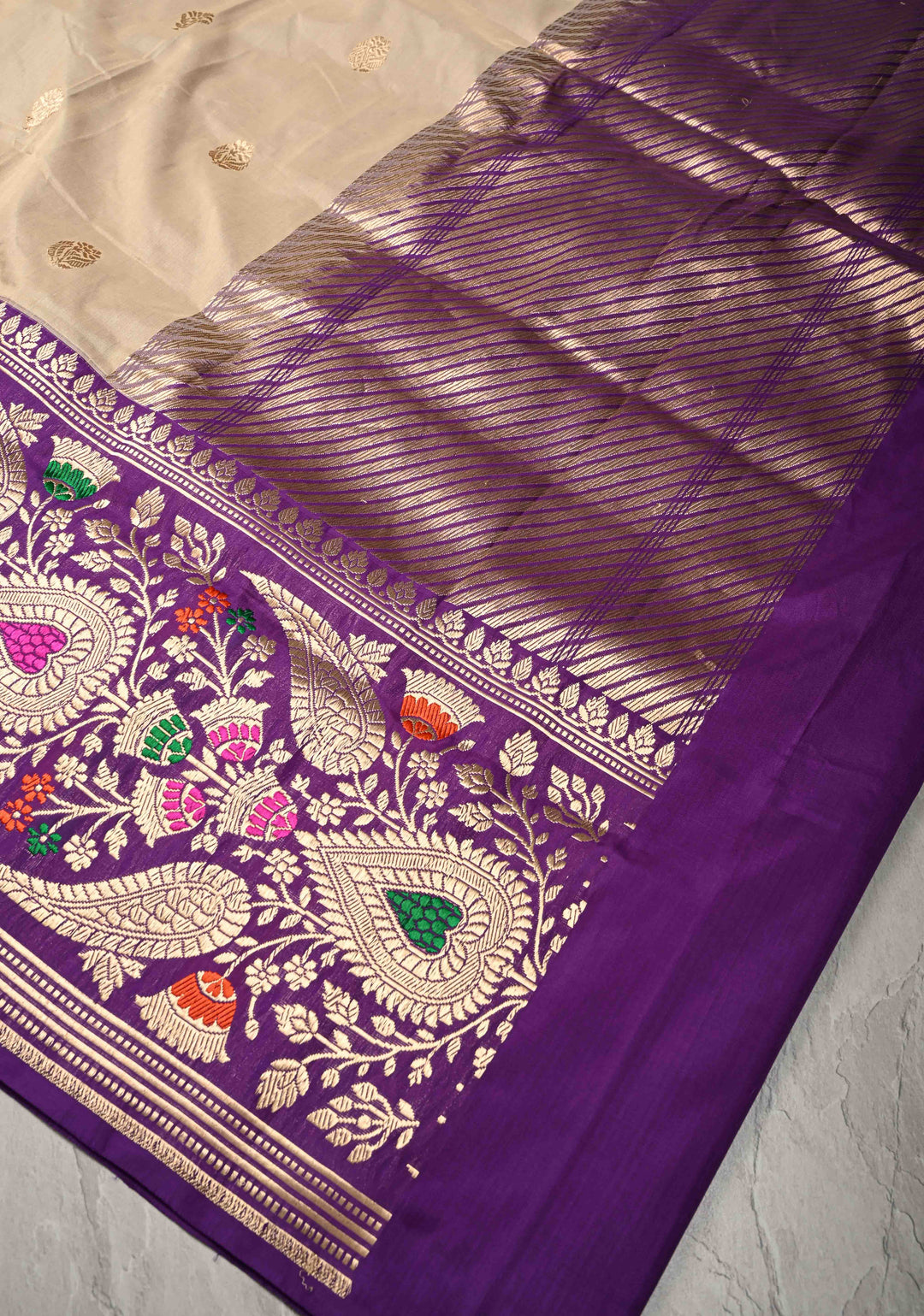 Kadhiyal Weave Beige Pure Banarasi Katan Silk Saree with Floral Zari Buttas and Contrast Meenakari Wide Zari Border | SILK MARK CERTIFIED