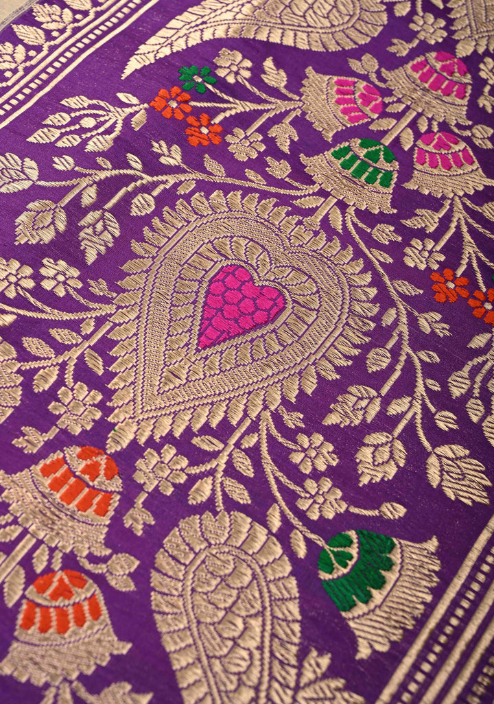 Kadhiyal Weave Beige Pure Banarasi Katan Silk Saree with Floral Zari Buttas and Contrast Meenakari Wide Zari Border | SILK MARK CERTIFIED