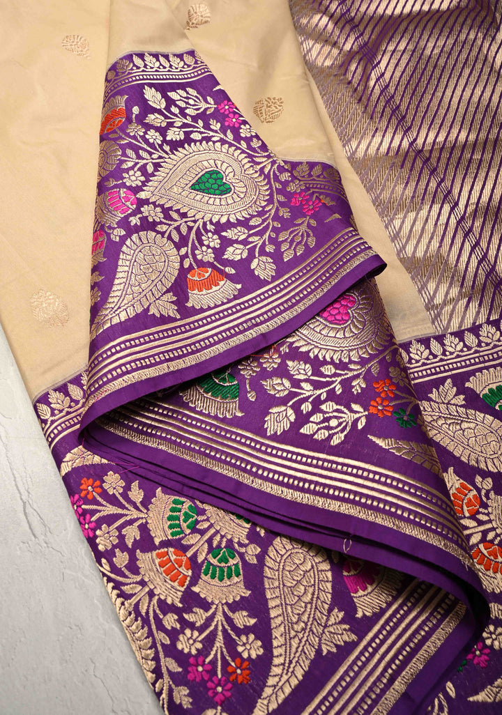 Kadhiyal Weave Beige Pure Banarasi Katan Silk Saree with Floral Zari Buttas and Contrast Meenakari Wide Zari Border | SILK MARK CERTIFIED