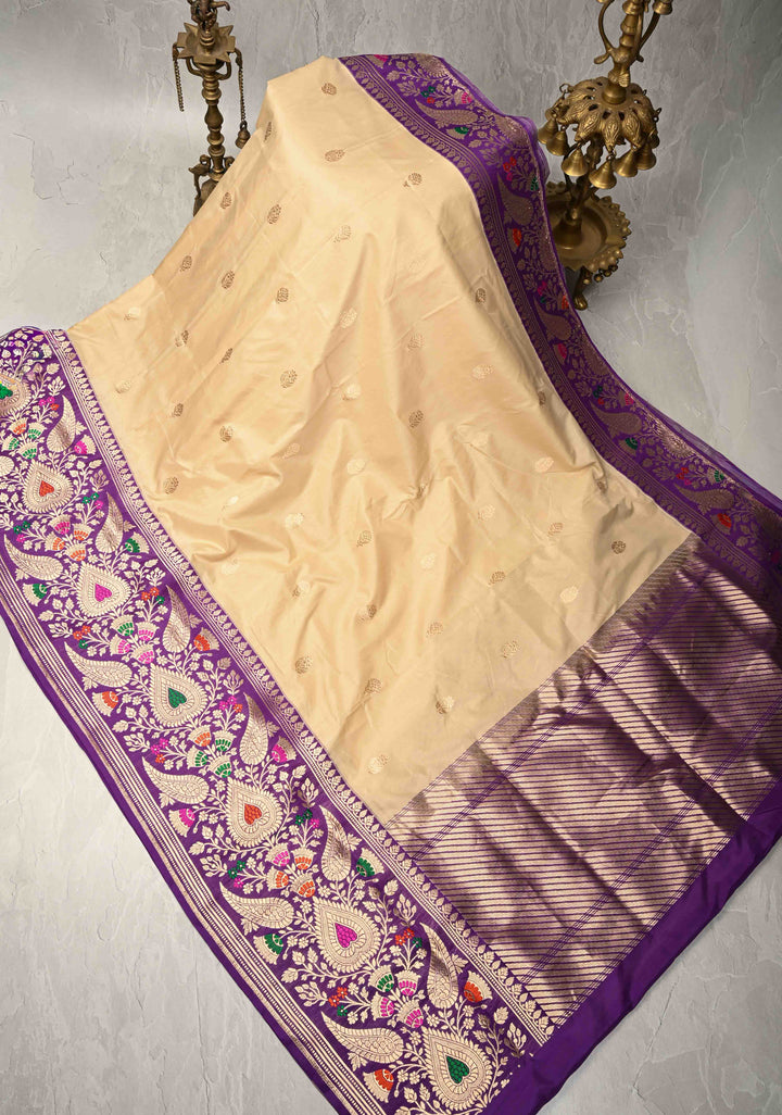 Kadhiyal Weave Beige Pure Banarasi Katan Silk Saree with Floral Zari Buttas and Contrast Meenakari Wide Zari Border | SILK MARK CERTIFIED