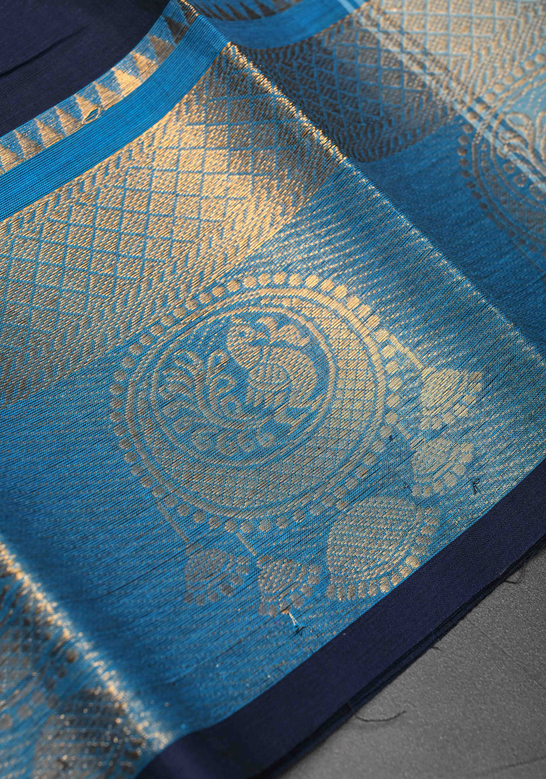 Dark blue Kanchi Cotton Saree with Distinct Peacock mandla motifs on Contrast zari border , No Blouse piece