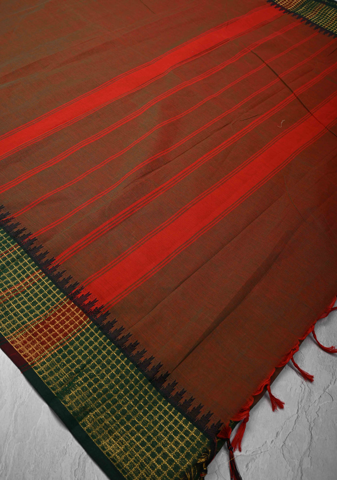 Red-green Dual tone Kanchi Cotton Saree Contrast zari border, No Blouse piece
