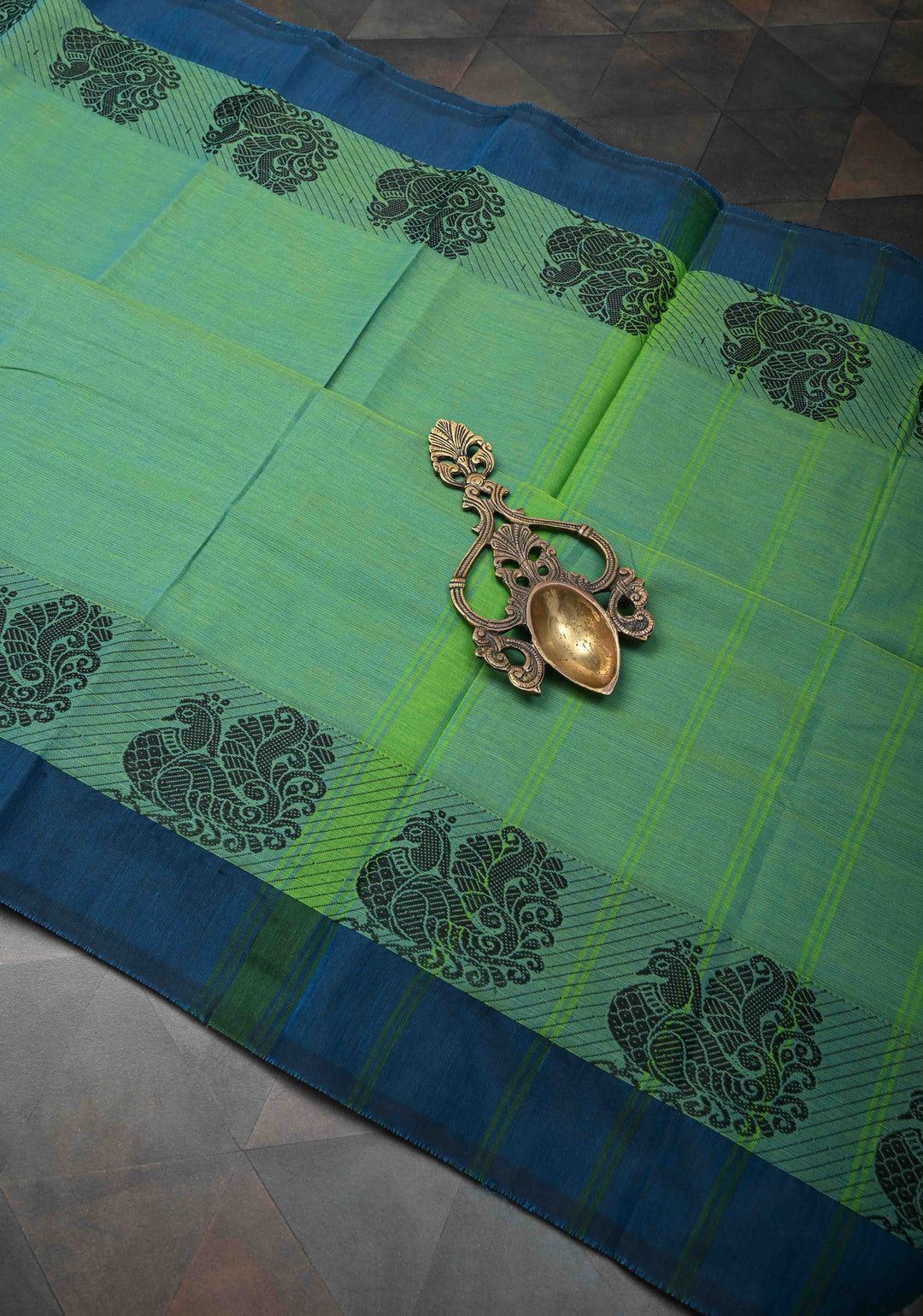 Green Dual Tone Kanchi Cotton Saree with Contrast Distinct Peacock Motifs Border | No Blouse piece