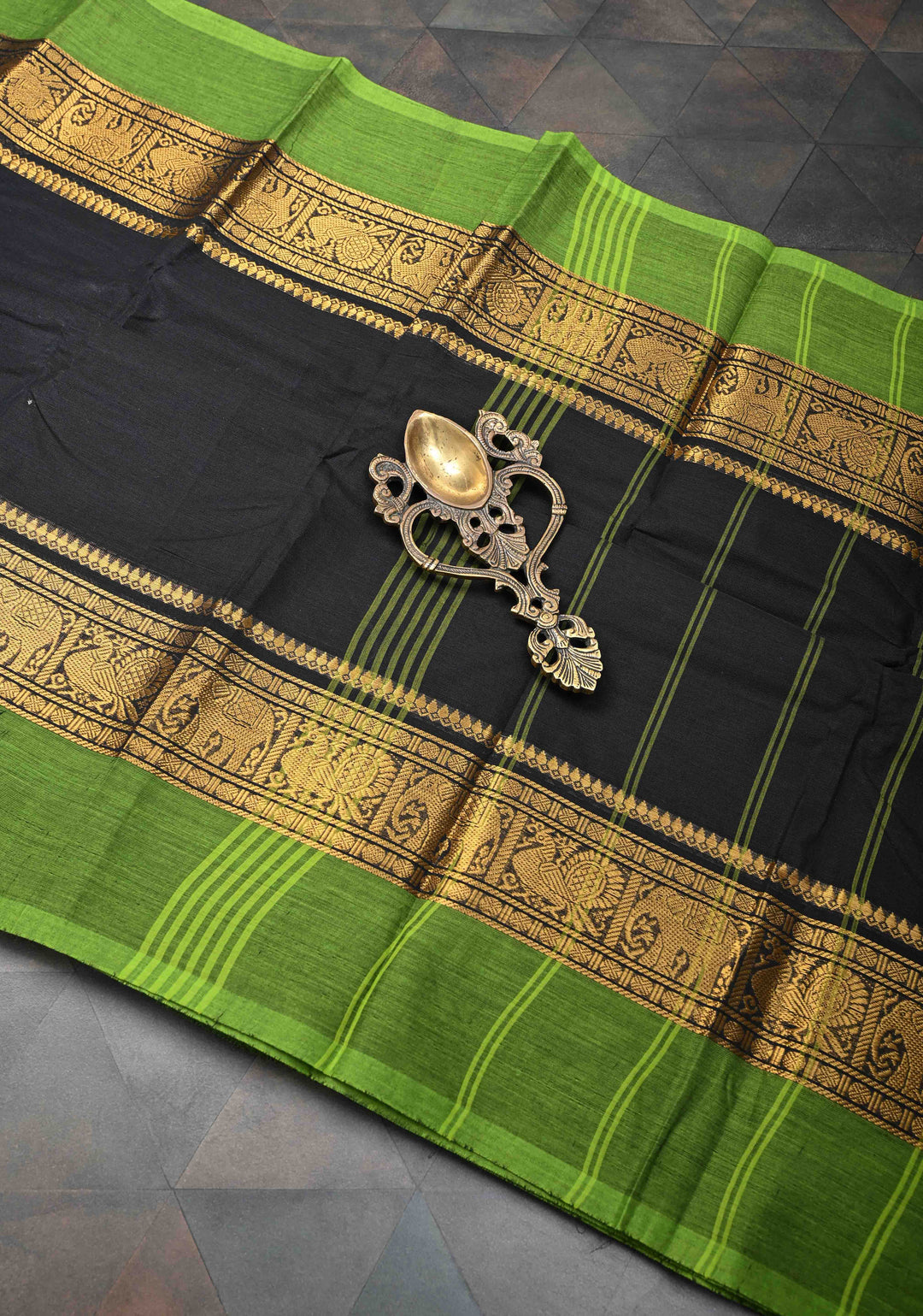 Black Kanchi Cotton Saree with Contrast Zari Border | No Blouse piece