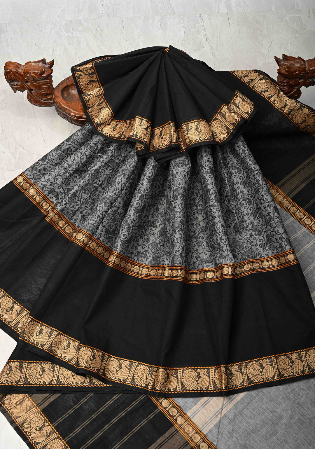 Pretty Chettinad Cotton Vanasingaram Panel Handwoven Saree in Gray