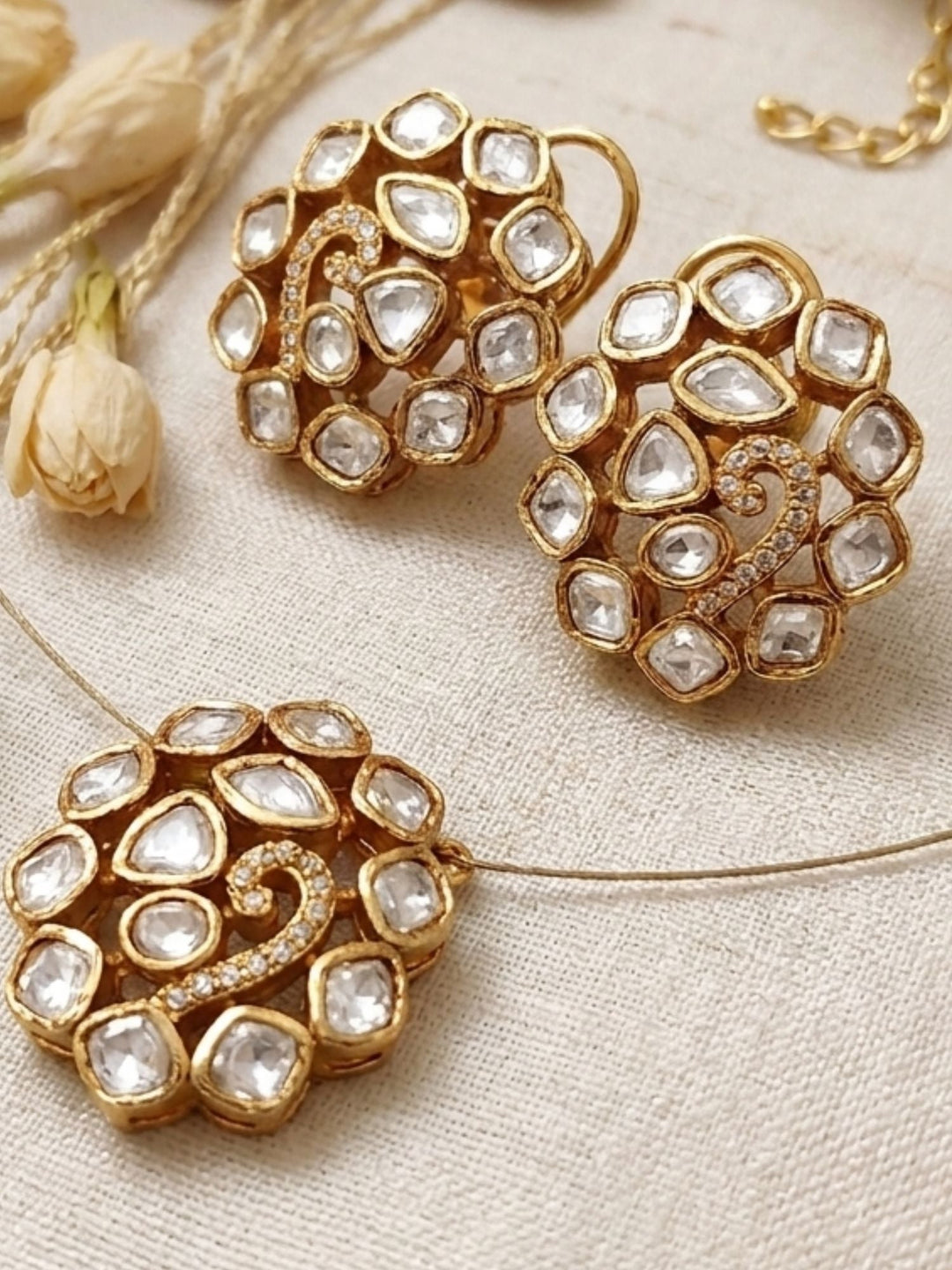 Minimal Gold Plated Necklace with Kundan Pendant & Stud Earrings Set | Shobitam