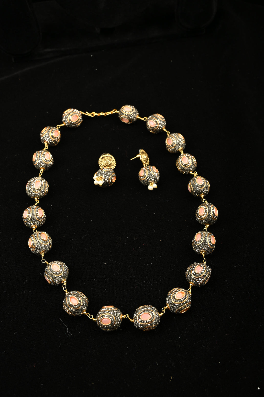 Evaarah Bead Necklace Set with Peach Inlay