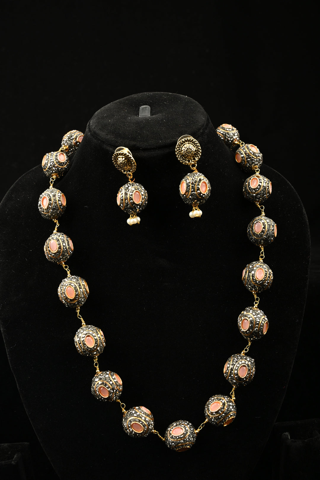 Evaarah Bead Necklace Set with Peach Inlay