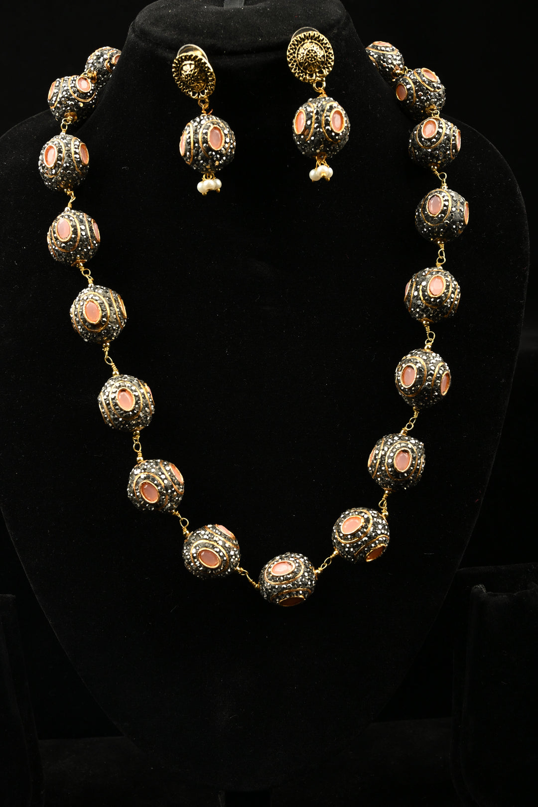 Evaarah Bead Necklace Set with Peach Inlay
