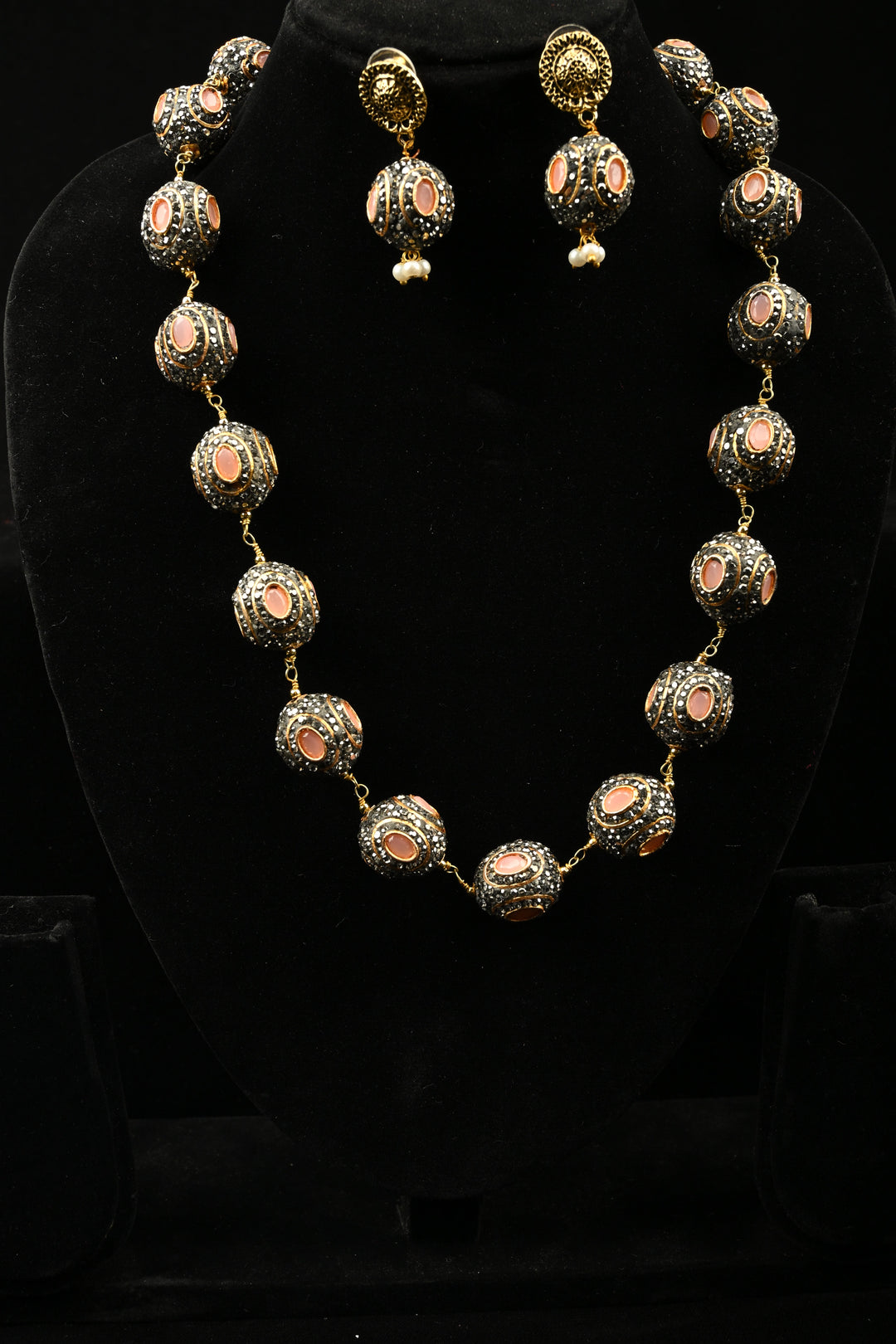 Evaarah Bead Necklace Set with Peach Inlay