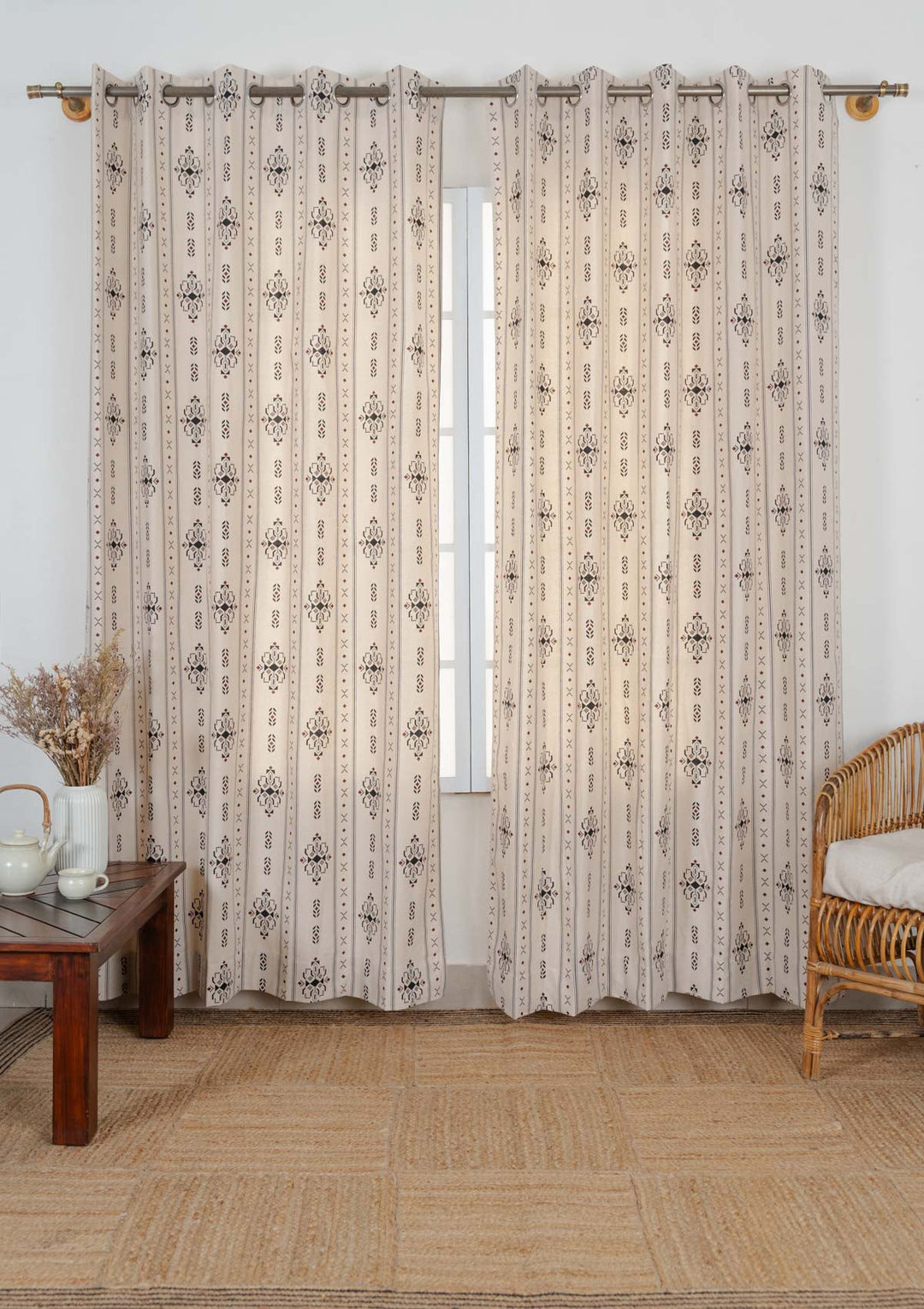 Gypsy 100% cotton geometric curtain for living room - Room darkening - Black - Single - Single Piece | SHOBITAM